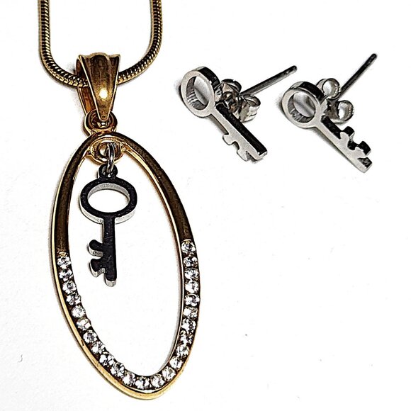 Skeleton key necklace & earring set - Picture 1 of 8